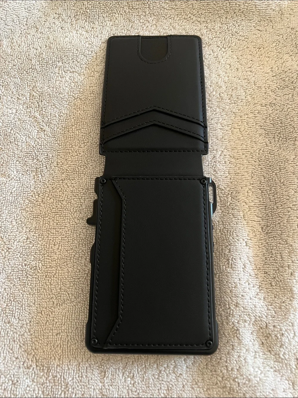 Minimalist Black Men's Card Holder Wallet - Unbranded
